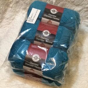 6 skeins Charisma bulky yarn - Electric Blue
